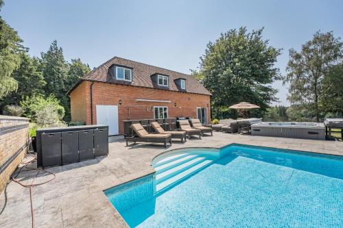 A szálláshely kívülről, Perfect Booking Luxury Home With Pool and Gym in Dél