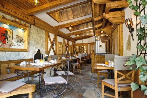 Hotel Gasthof Perauer – Mayrhofen, IL