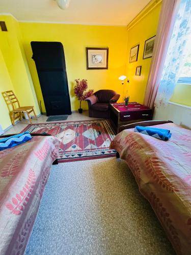 2 twin beds