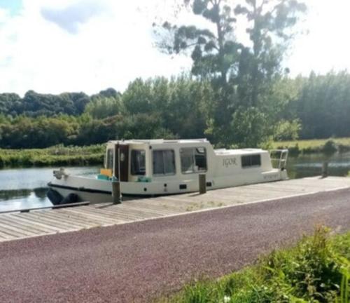Agréable bateau péniche