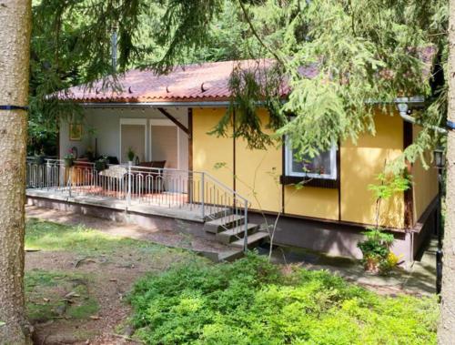 Ferienhaus am Wald in 弗里德里希羅達