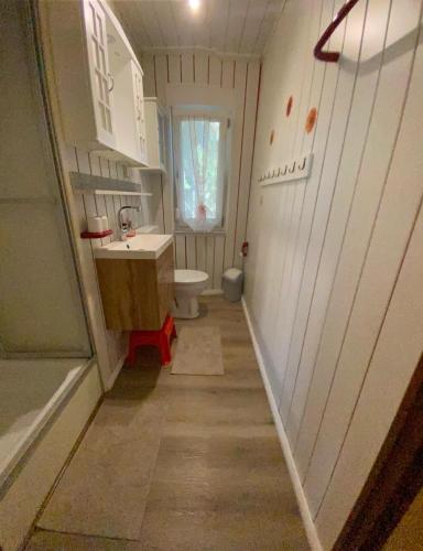 Ferienhaus am Wald in 弗里德里希羅達