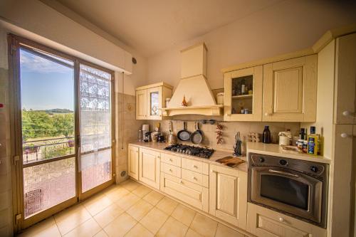 Cozy Room with Terrace, Ping Pong & Billiard Table in Monte Castello Di Vibio