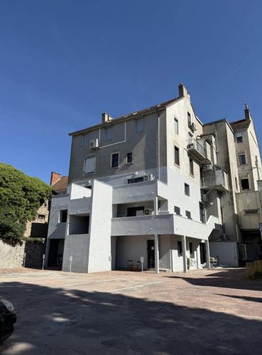 Зовнішній вигляд готелю, Le Repaire Calme Central Cosy in Le Creusot