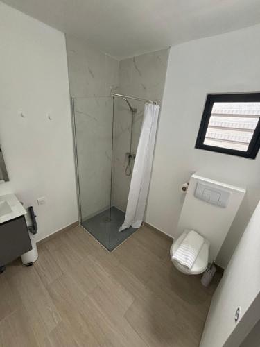 ห้องน้ำ, Sleep in Guyane - Saint-Laurent-du-Maroni in แซ็ง-โลร็อง-ดู-มาโรนี