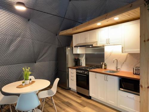 L'Évasion - Dôme en nature (L'Evasion - Dome en nature) in St Zenon (QC)