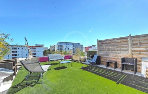 Duplex 120m ,50m terrasse proche centre et mer in La Lironde