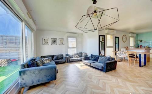 Duplex 120m ,50m terrasse proche centre et mer in La Lironde