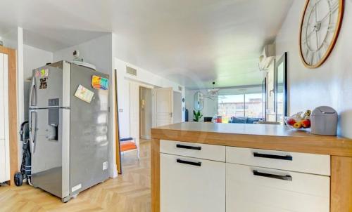 Duplex 120m ,50m terrasse proche centre et mer in La Lironde