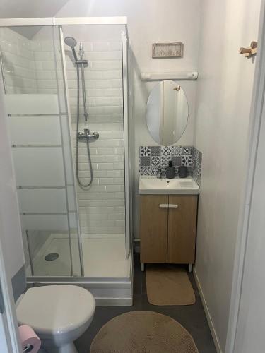 Studio avec grand jardin + parking in Seraincourt
