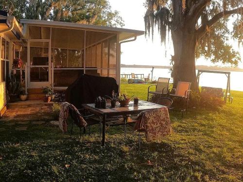 A szálláshely kívülről, Lakefront Cottage Orlando-Tampa in Auburndale (Florida)