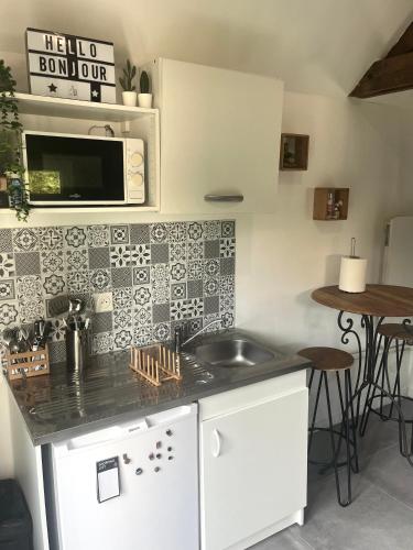 Studio avec grand jardin + parking in Seraincourt