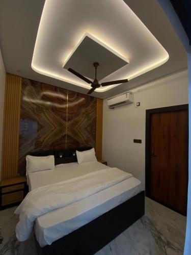 Shree Premanand Dham Naimisharanya