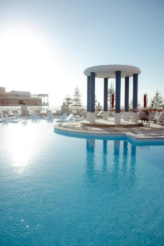 Zwembad, Vegas Resort in St. Julian's