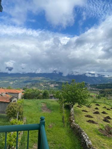 House of Serra da Cabreira in อเลม โด ริโอ