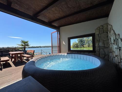 bubbelbad, Chata u Rybníka (Chata u Rybnika) in Nove Veseli