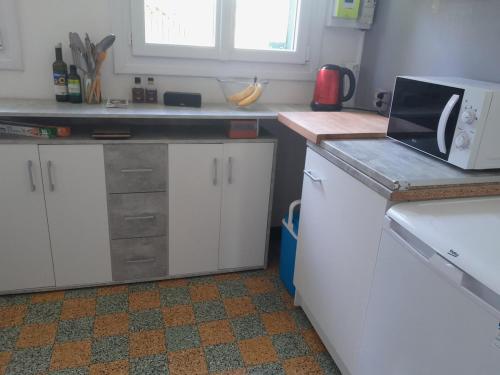 Le calme pres de la ville in Le Grand Chemin