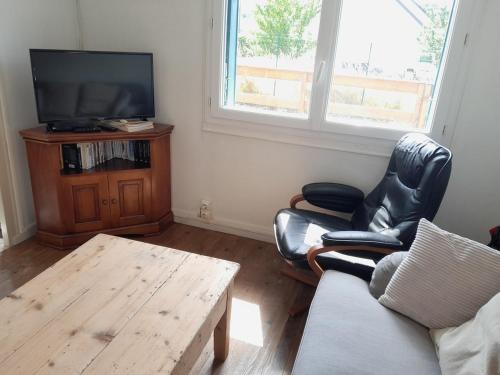 Le calme pres de la ville in Le Grand Chemin