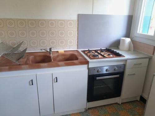 Le calme pres de la ville in Le Grand Chemin