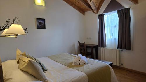 4 twin beds
