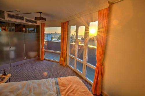 Junior standard suite with sea view