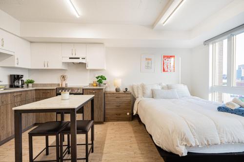 Top Location - Cozy & Bright MTL studio near metro, Montreal (fotografie 3)