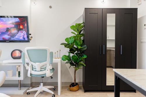Top Location - Cozy & Bright MTL studio near metro, Montreal (fotografie 8)