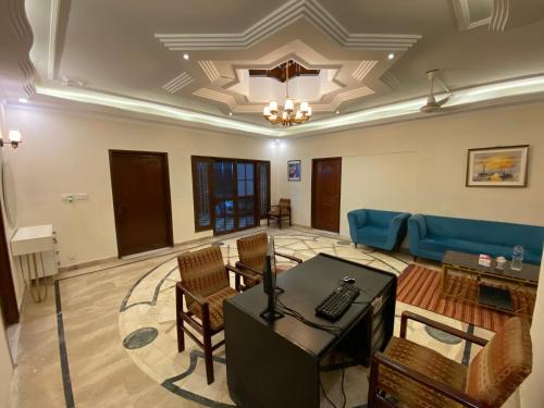 Lotus Residency DHA Guest House in การาจี