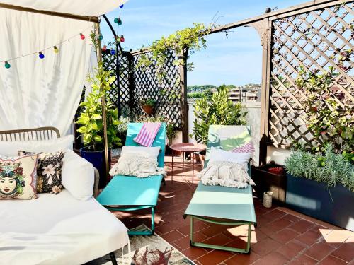 Lovely mid-century apartment with stunning terrace, Roma (foto 4)