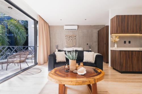 La Bohème Ultra-Luxe Condo - image 3