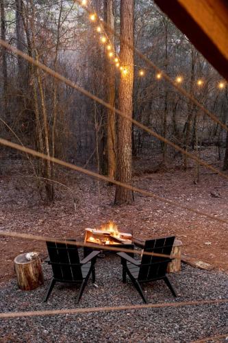 LEATHER & LACE NEW SEXY Cabin Adult Getaway, Broken Bow (fotografie 2)