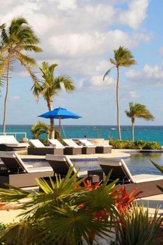 Sky Beach Club Rock House home in Governor's Harbour