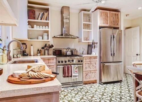 Buccaneer Hill Main House home in Governor's Harbour