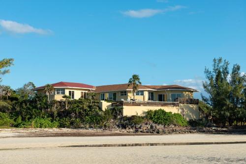 Sand Dollar at Ten Bay Beach home in Eleuthera