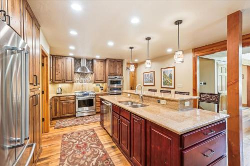 Friendly Fox Chalet home in Breckenridge, USA