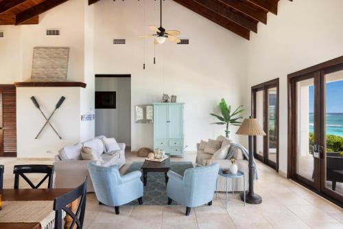 Coconut Point home in North Palmetto Point