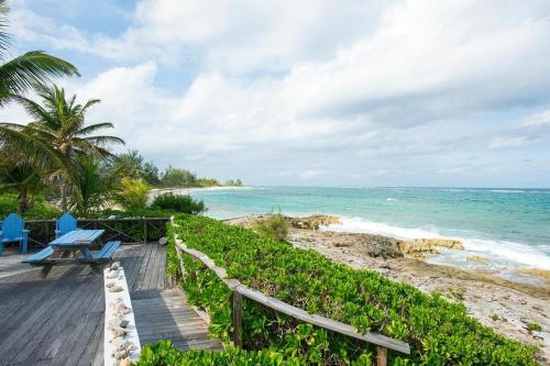 Med Point home in Governor's Harbour