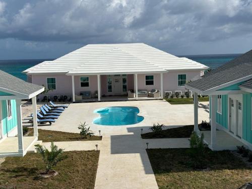 Pink Sands Point estate in Governors Harbour