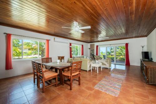 Atlantic Sunrise Villa villa in James Pt