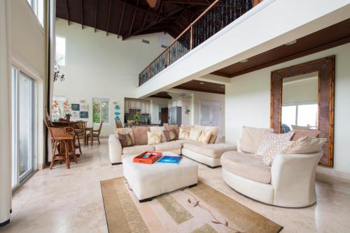 Palisades House home in Governors Harbour