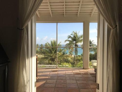 Allamanda House home in Governor's Harbour