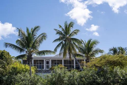 Allamanda House home in Governor's Harbour