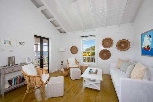 Palm Bluff cottage in Gregory Town