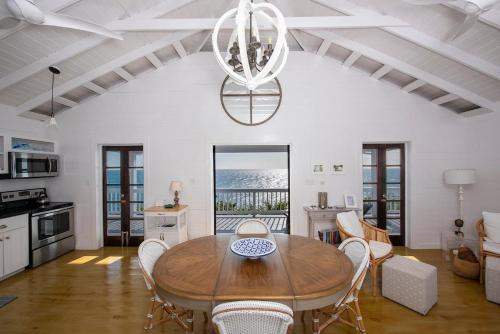 Palm Bluff cottage in Gregory Town