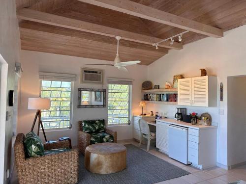 Rocks Retreat home in Governors Harbour