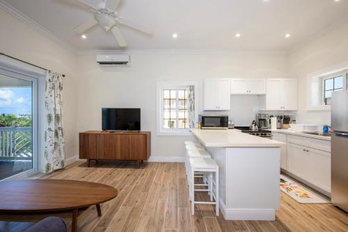 The Better Life & Cottage home in North Palmetto Point