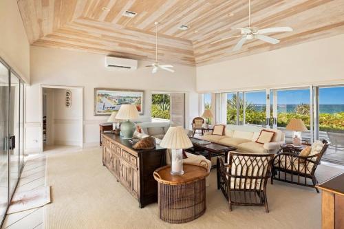 Plage Rose Estate home in North Palmetto Point