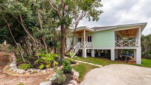 Palmetto House home in Governor's Harbour
