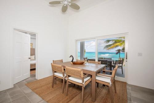 Wally Love home in North Palmetto Point