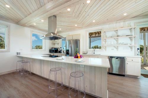 See Sea home in North Palmetto Point